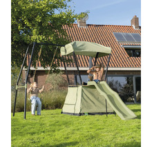 Spielplatz mit Schaukel, Rutsche und Spielhaus im Garten