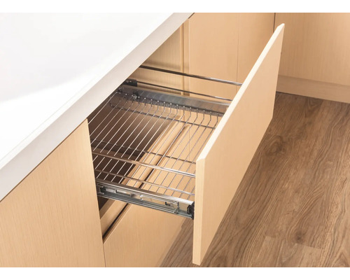 Küchenschrank mit ausziehbarem Drahtkorb