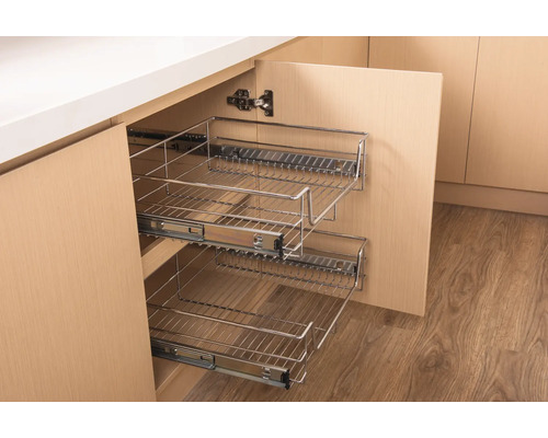 Küchenschrank mit zwei ausziehbaren Drahtkörben zur Aufbewahrung