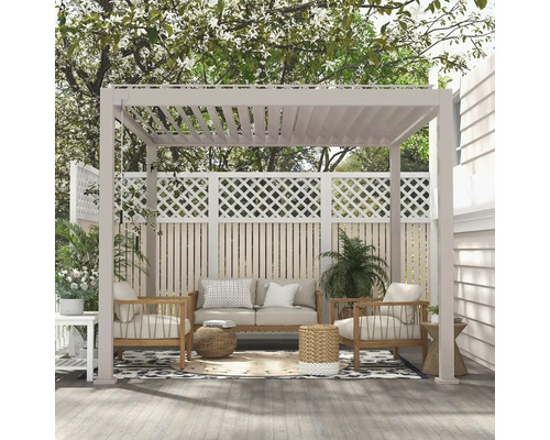 Szene mit Pergola, Sitzgelegenheiten und dekorativen Elementen im Außenbereich