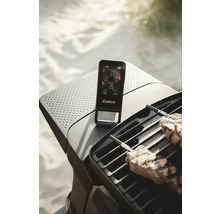 Logo Enders sur un thermomètre de grill à côté d'un gril avec de la viande.