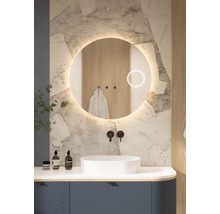 Modernes Badezimmer mit rundem Spiegel, Waschtisch und Armaturen