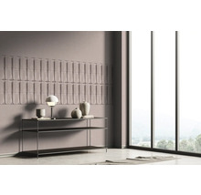 Wohnraum mit Wandpaneelen, Regal, Lampe und Dekoration