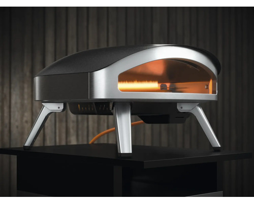 Pizzaofen mit Gasanschluss auf einem Tisch