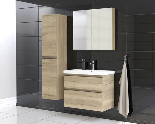 Salle de bains avec meuble sous-lavabo, armoire de toilette et armoire haute