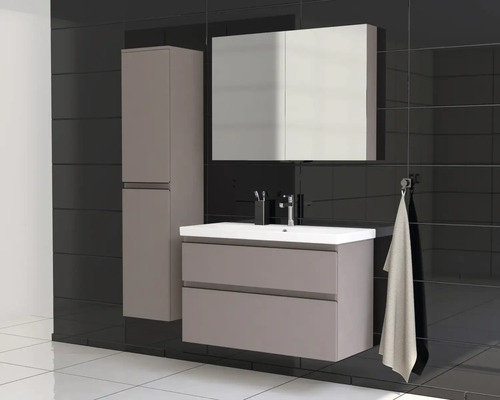 Salle de bain avec meuble sous-lavabo, armoire de toilette et armoire haute