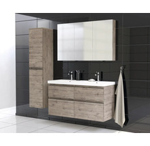 Badezimmer mit Waschtischunterschrank, Spiegelschrank und Hochschrank in Holzoptik