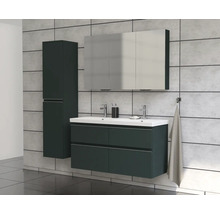 Badezimmer mit Waschtischunterschrank, Spiegelschrank und Hochschrank