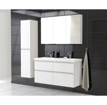 Badezimmer mit Hochschrank, Waschtischunterschrank und Spiegelschrank