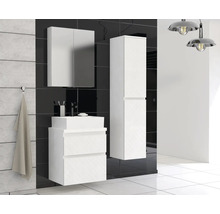Badezimmer mit Waschbeckenunterschrank, Spiegelschrank und Hochschrank in einem modernen Design