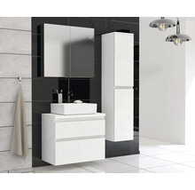 Modernes Badezimmerensemble mit Waschtisch, Spiegelschrank und Hochschrank