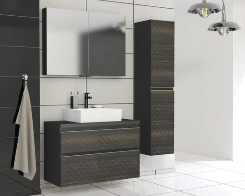 Badezimmer mit Waschtisch, Spiegelschrank und Hochschrank in modernem Design