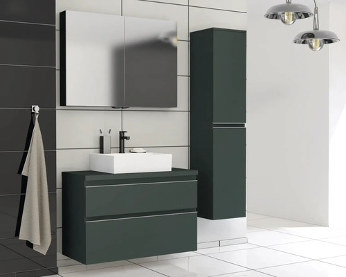 Modernes Badezimmer mit Waschtischunterschrank, Spiegelschrank und Hochschrank für ein stilvolles Ambiente