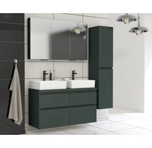Modernes Badezimmer mit Doppelwaschtisch, Spiegelschrank und Hochschrank für eine stilvolle Einrichtung