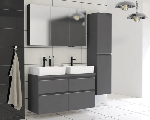 Salle de bains avec double vasque, armoire de toilette et armoire haute au design moderne