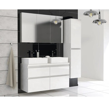Salle de bains avec meuble sous-lavabo, deux lavabos, armoire de toilette et armoire haute