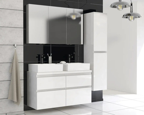 Salle de bains avec meuble sous-lavabo, deux lavabos, armoire de toilette et armoire haute