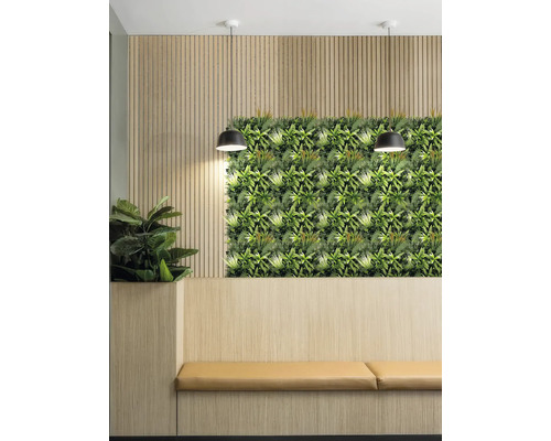 Warteraum mit Pflanzenwand, Sitzbank und Pendelleuchten