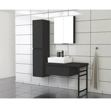 Modernes Badezimmer mit Waschtisch, Spiegelschrank und Hochschrank