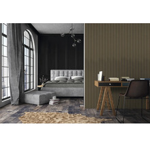 Chambre avec lit, bureau et lambris en bois