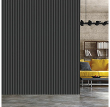 Salon avec mur rainuré et canapé jaune