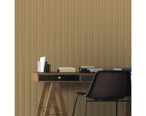 Scène avec bureau, chaise et lambris