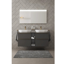 Modernes Badezimmer mit Waschbecken, Spiegel und grauem Unterschrank