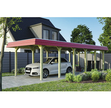 Carport aus Holz mit rotem Dach und Auto auf einem Grundstück