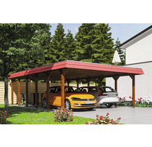 Doppelcarport aus Holz mit zwei geparkten Autos im Garten.