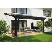 Terrasse mit Überdachung, Sitzgruppe und Grill