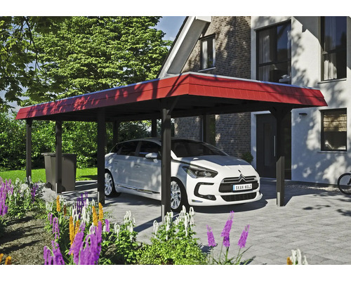 Carport aus Holz mit rotem Dach und Auto auf gepflastertem Untergrund