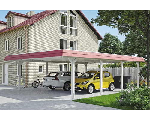 Double carport en bois avec deux voitures garées devant une maison