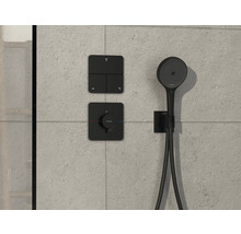 Système de douche avec douchette à main et éléments de commande muraux