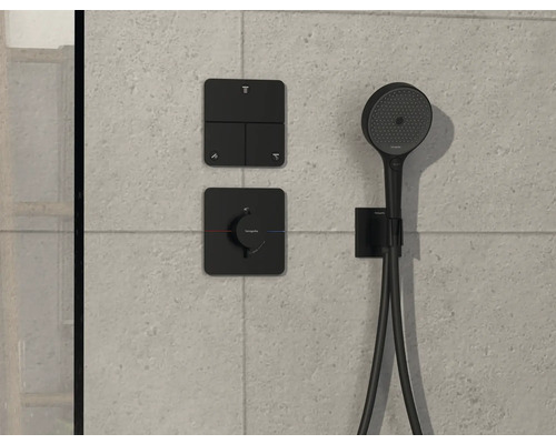 Système de douche avec douchette à main et éléments de commande muraux