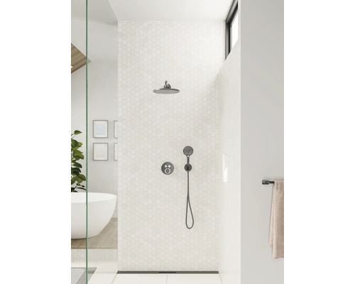 Douche à l''italienne avec douche de tête, douchette à main et mitigeur thermostatique dans une salle de bains moderne