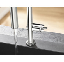 Spültischarmatur aus Metall mit Wasserhahn