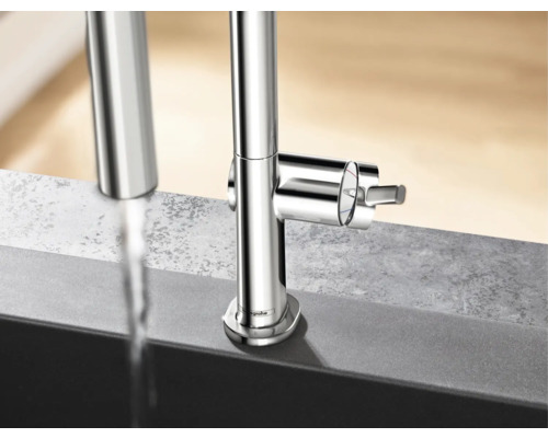 Robinet d''évier en métal avec robinet d''eau