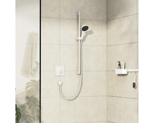 Ensemble de douche avec barre de douche, douchette à main et étagère dans la salle de bain