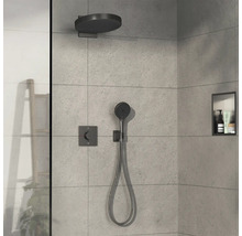 Dusche mit Kopfbrause, Handbrause und Ablage