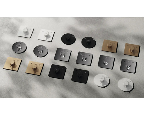Une sélection de thermostats encastrés universels Hansgrohe iBox dans différents designs et finitions