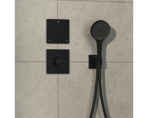 Ensemble de douche avec thermostat et éléments de commande pour la douche