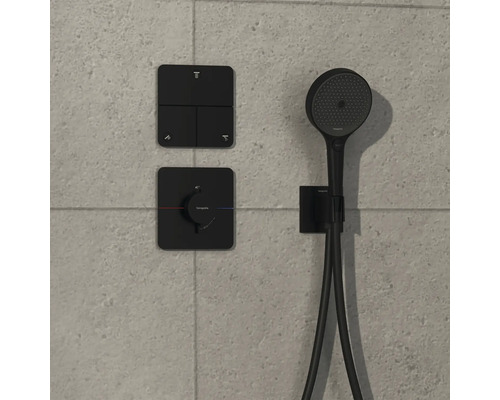 Système de douche noir avec douchette et éléments de commande muraux