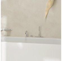 Badezimmerarmatur auf einer Badewanne