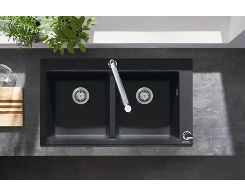 Évier double en granit avec robinet