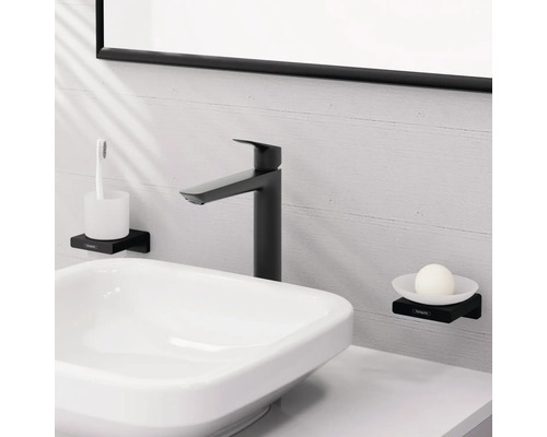 Badezimmerwaschtisch mit Armatur, Seifenschale und Zahnputzbecherhalter