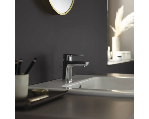 Waschtischarmatur im modernen Badezimmer