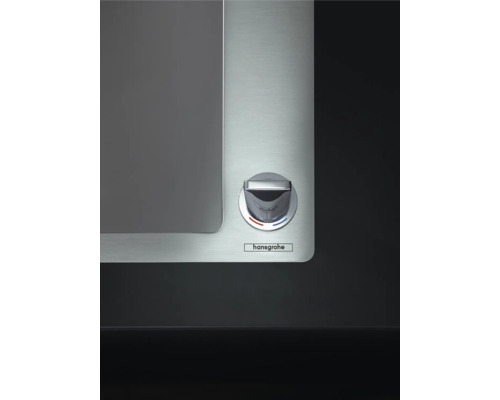 Detailansicht einer Duscharmatur mit Temperaturregler und Hansgrohe Logo.