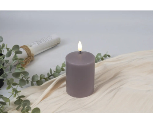 Bougie pilier décorative avec effet de flamme