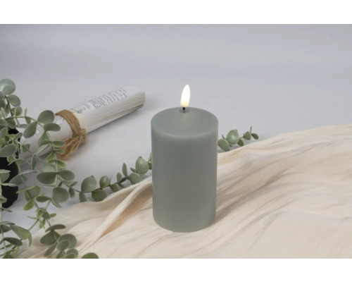 Bougie pilier décorative grise avec flamme LED