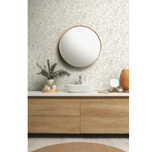 Salle de bains avec meuble-lavabo, miroir et papier peint floral